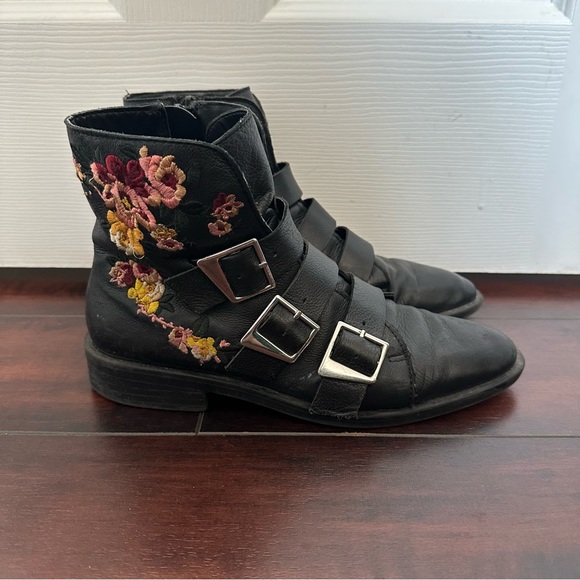 Size 7.5 (38) Zara Women’s Trafaluc Floral Embroidered Buckle Ankle Boots Black - Picture 5 of 13